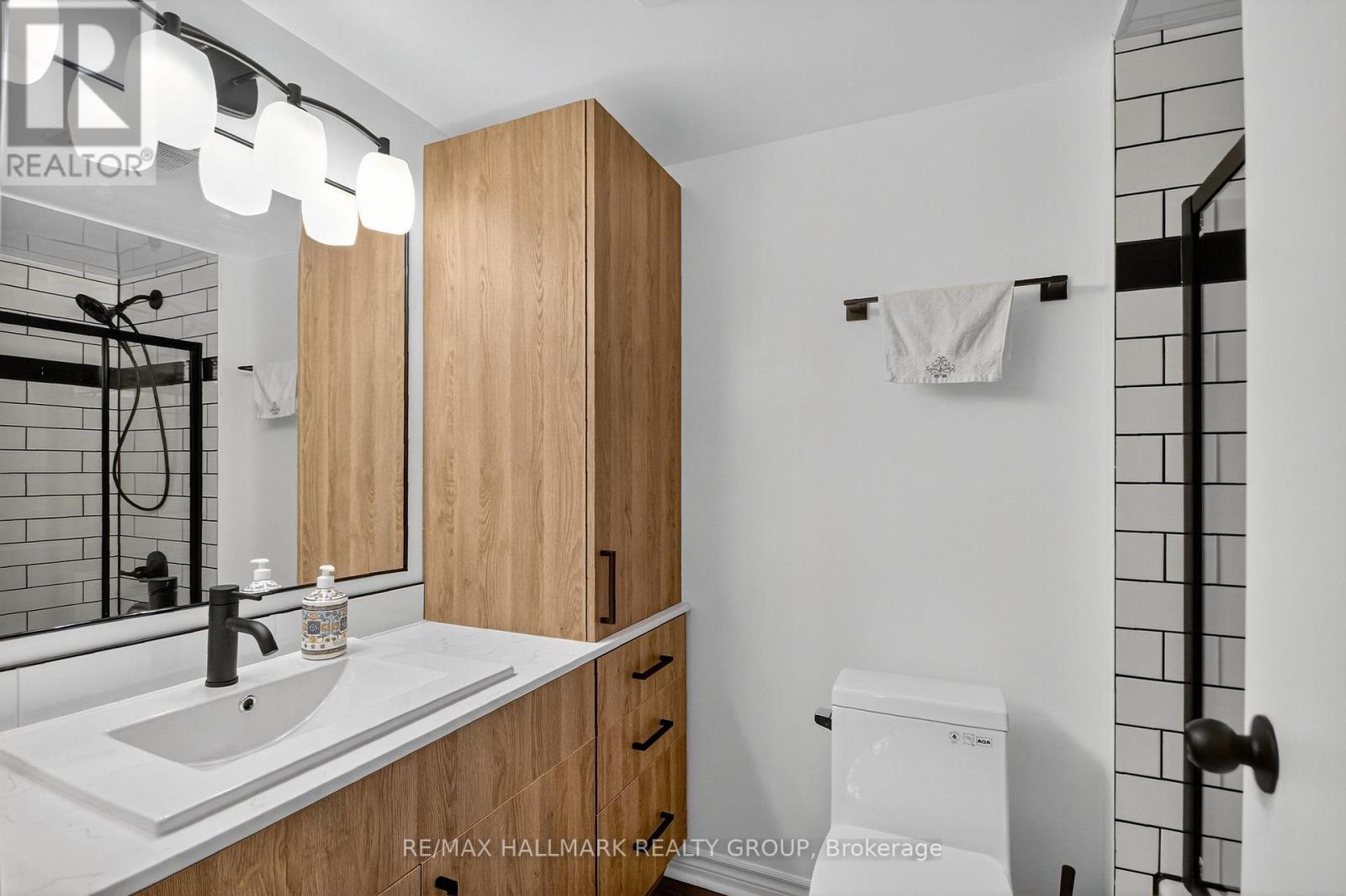 510 - 2871 Richmond Road