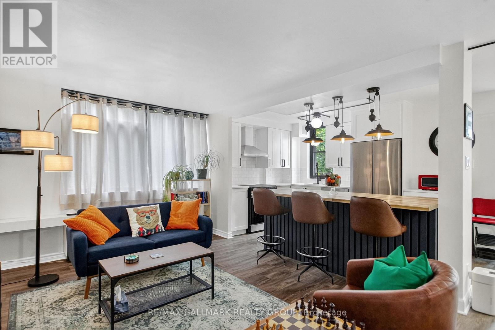 510 - 2871 Richmond Road