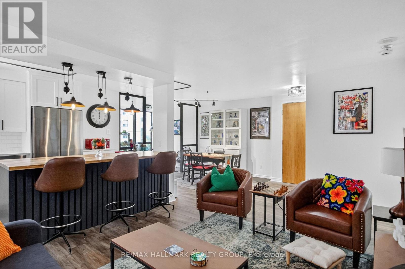 510 - 2871 Richmond Road