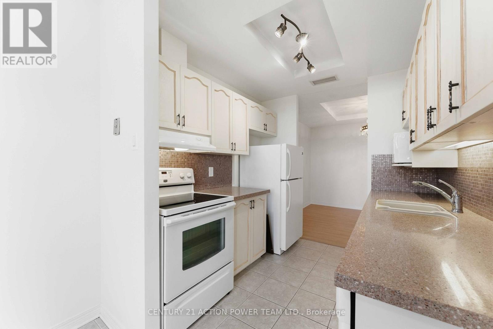 1216 - 100 Grant Carmen Drive