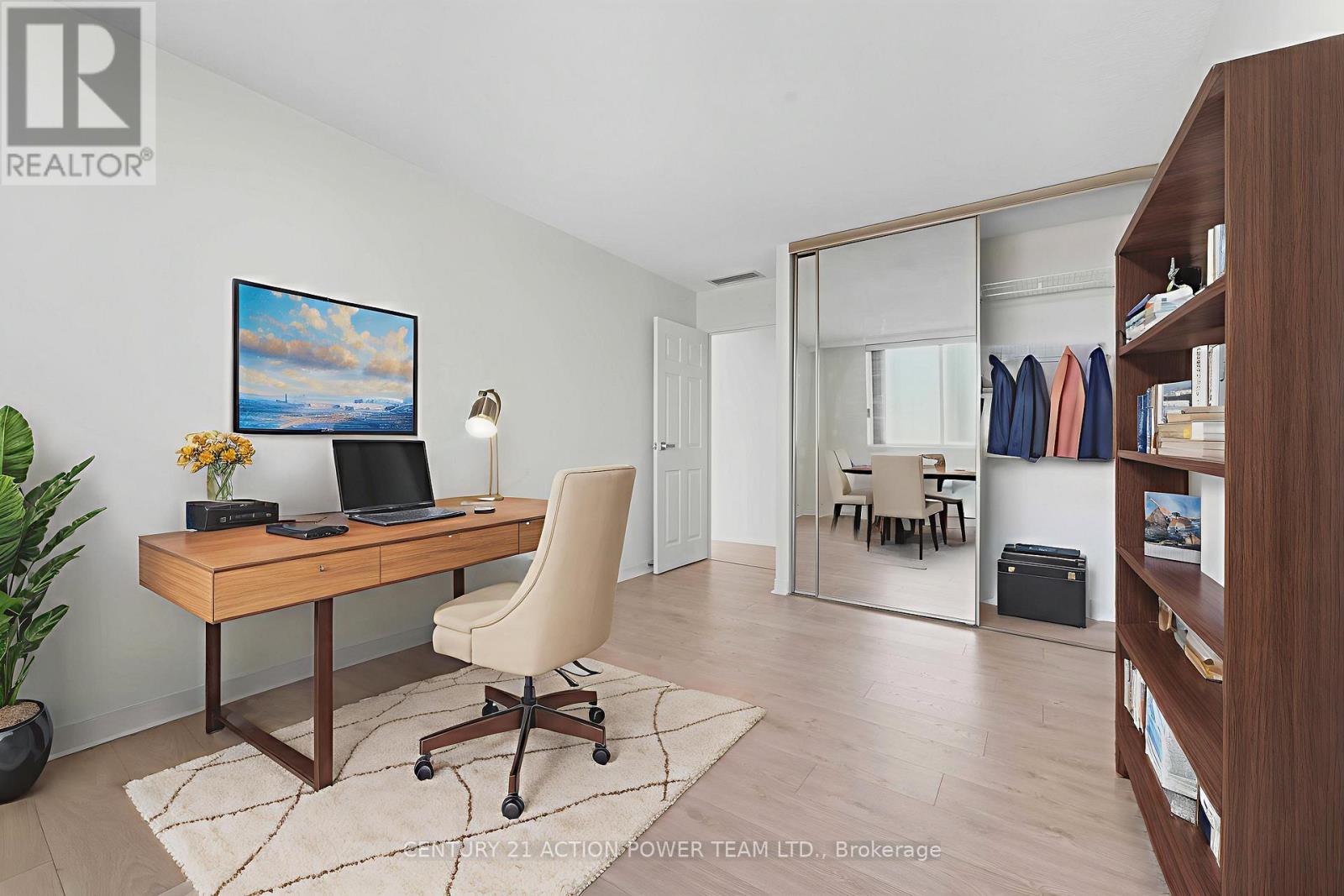 1216 - 100 Grant Carmen Drive