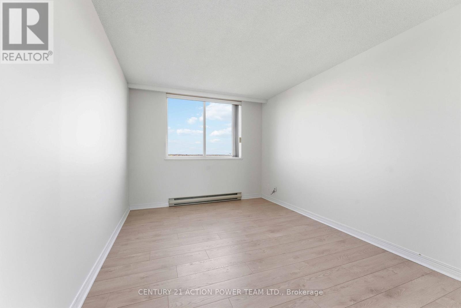 1216 - 100 Grant Carmen Drive