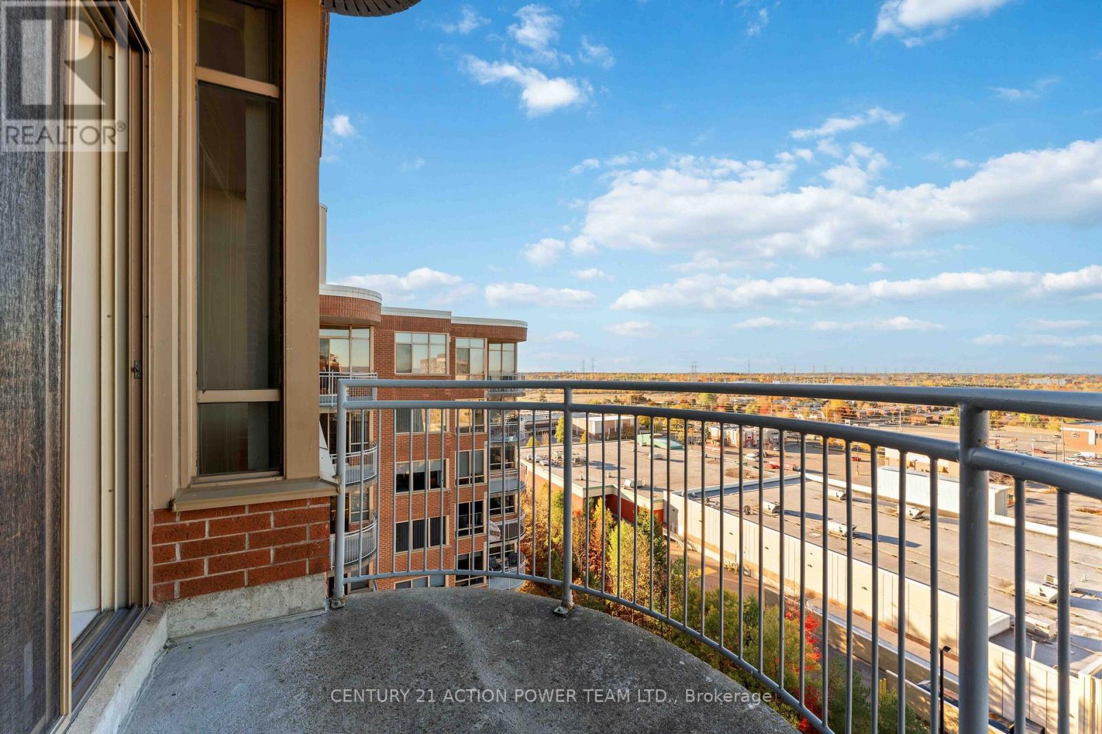 1216 - 100 Grant Carmen Drive