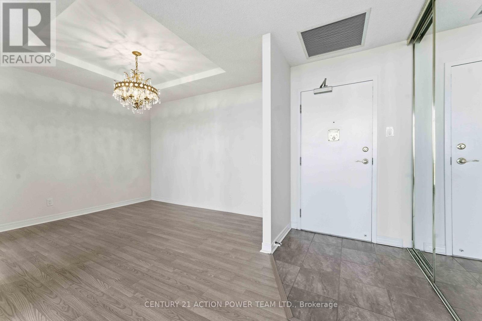 1216 - 100 Grant Carmen Drive