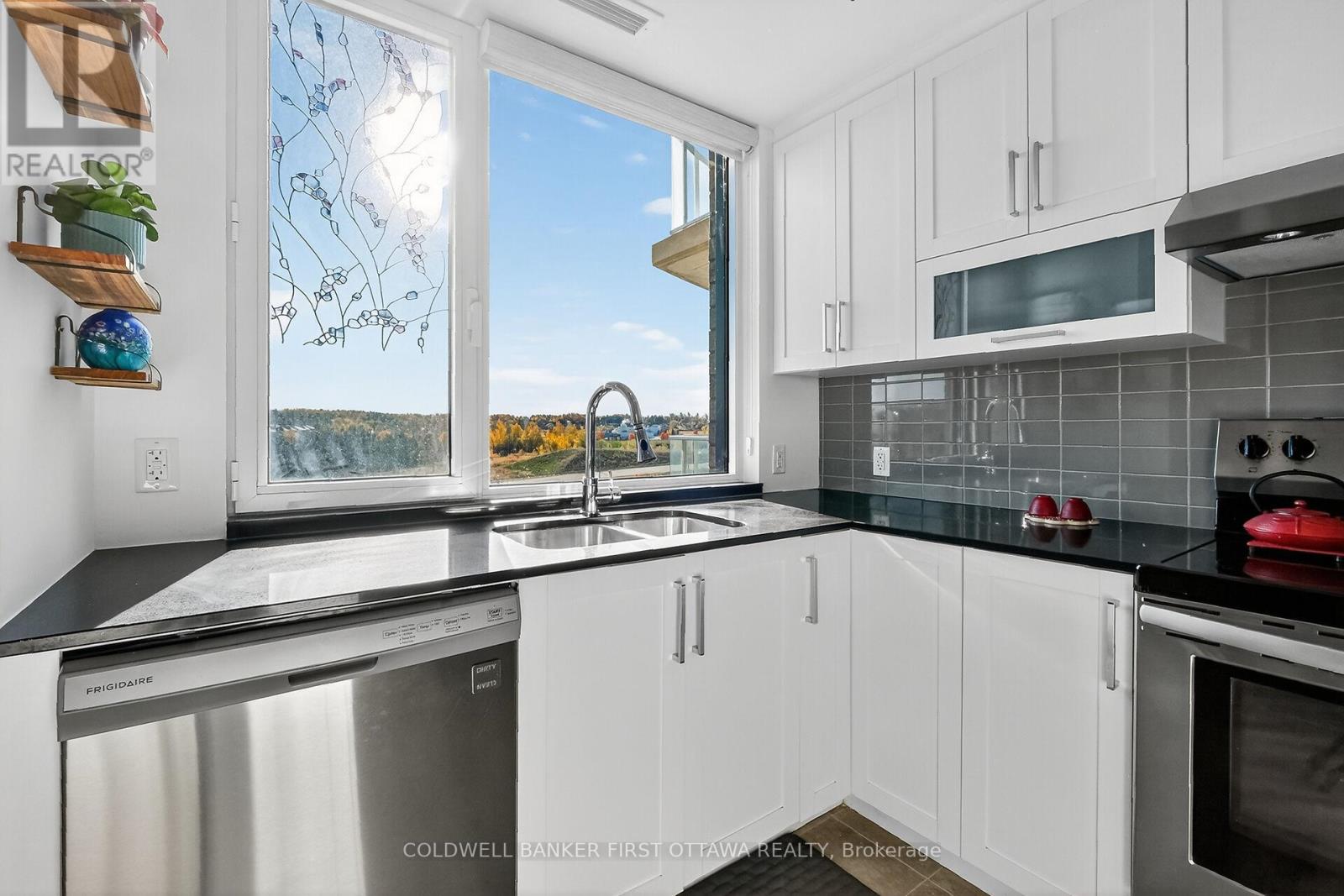 602 - 200 Inlet Private