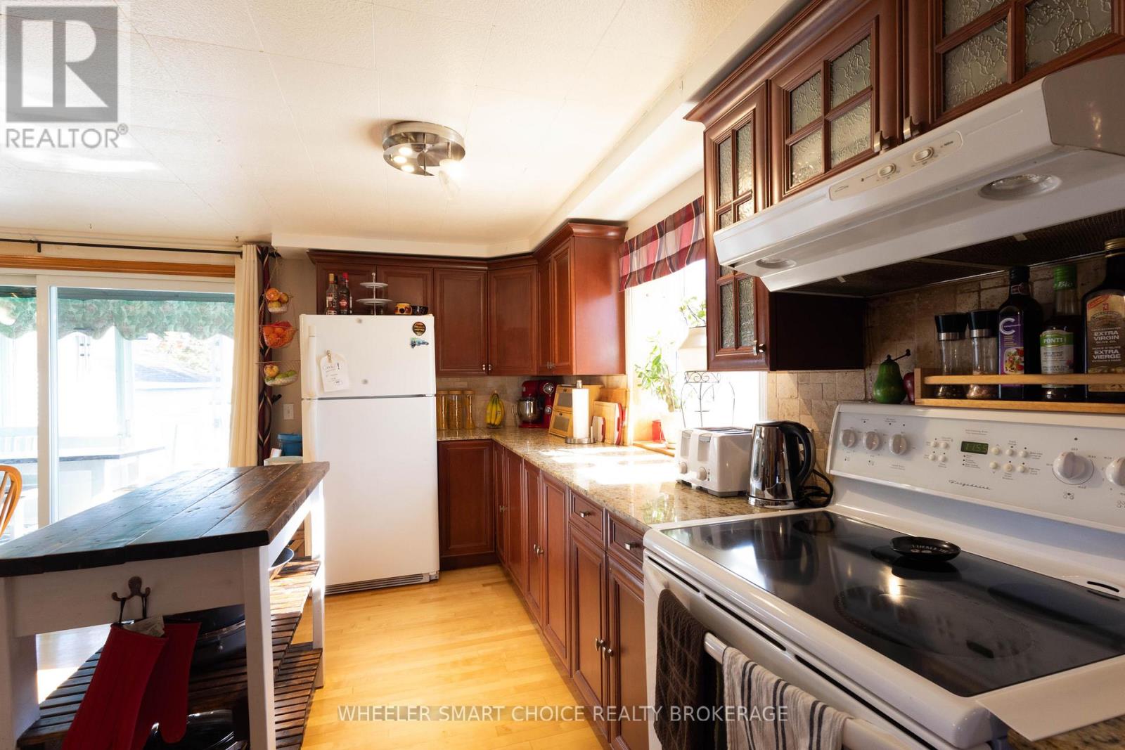 40 St Laurent Avenue