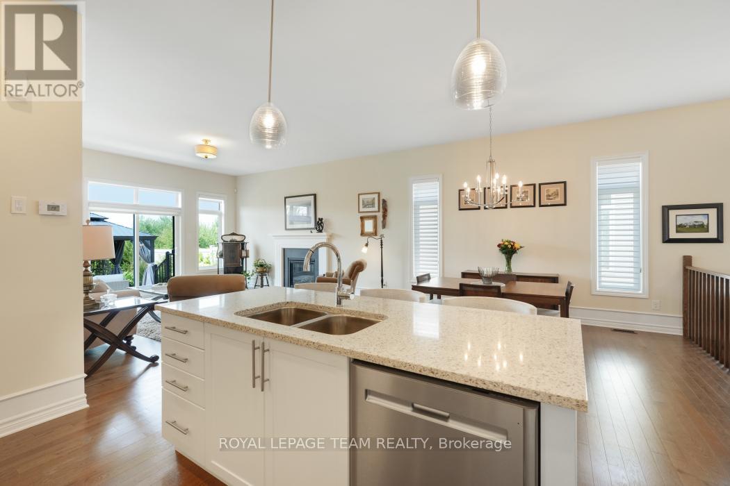 316 Serenade Crescent W