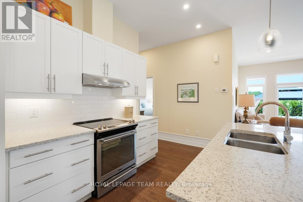 316 Serenade Crescent W