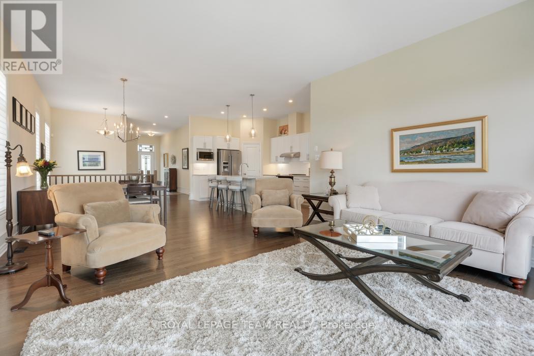 316 Serenade Crescent W