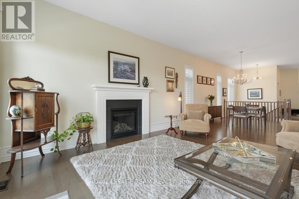 316 Serenade Crescent W