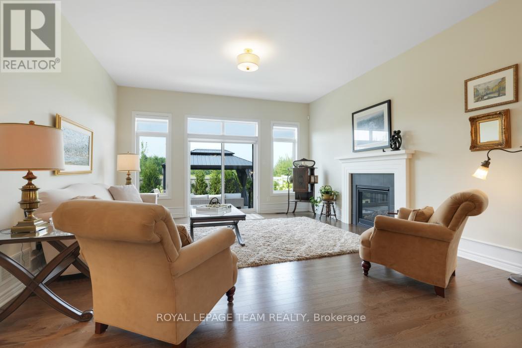 316 Serenade Crescent W