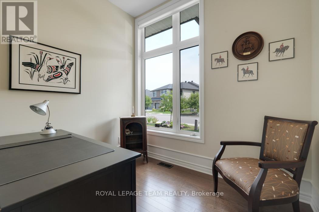 316 Serenade Crescent W