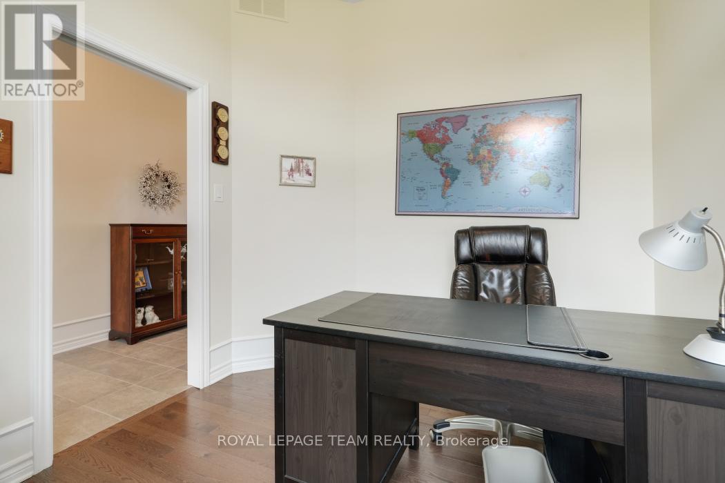 316 Serenade Crescent W