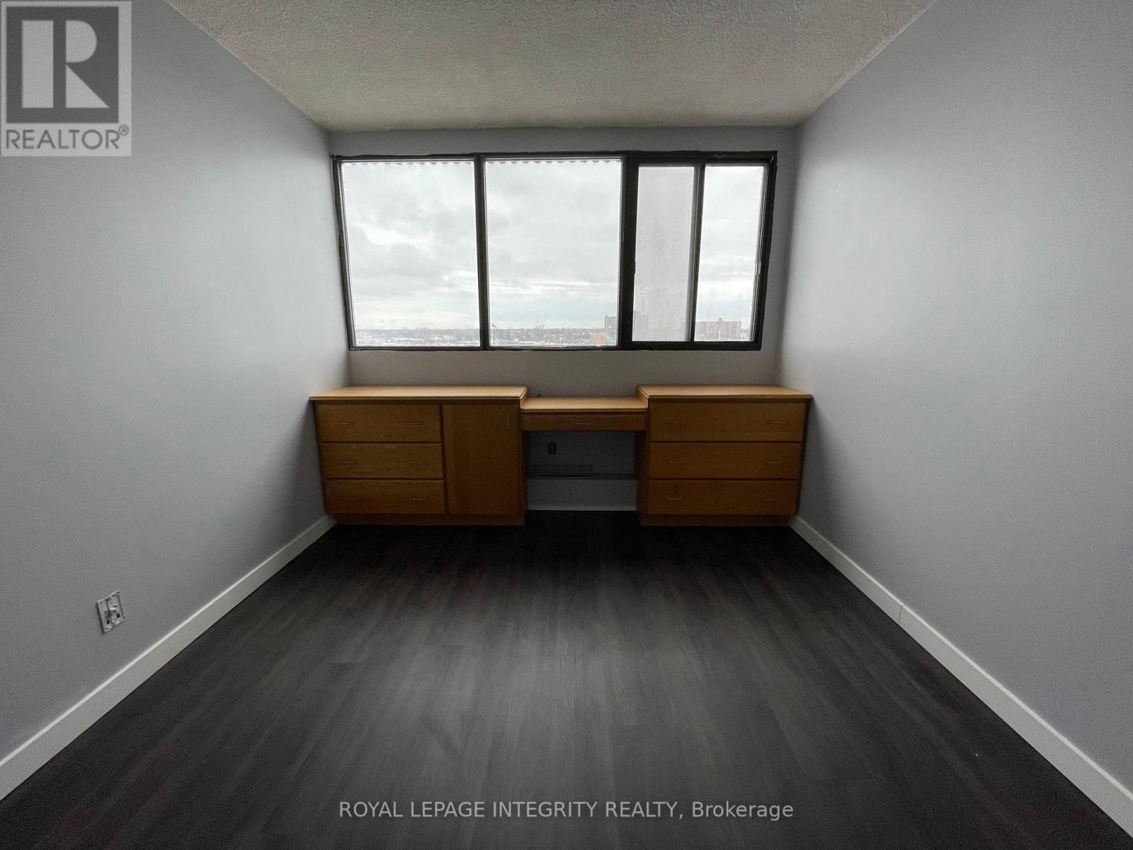 1203 - 1285 Cahill Drive