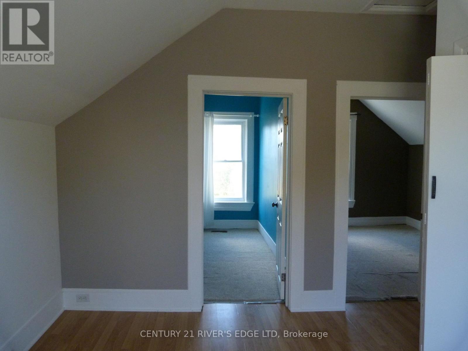 468 Gladstone Street N