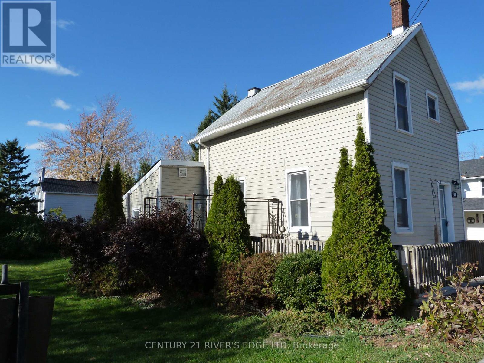 468 Gladstone Street N