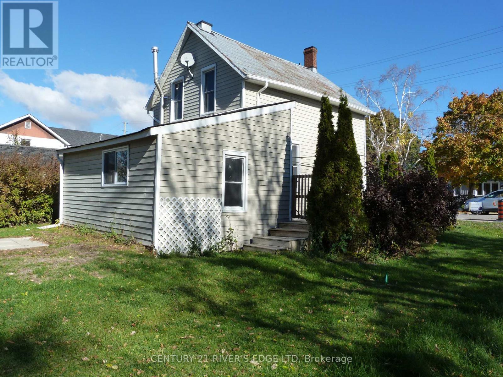 468 Gladstone Street N