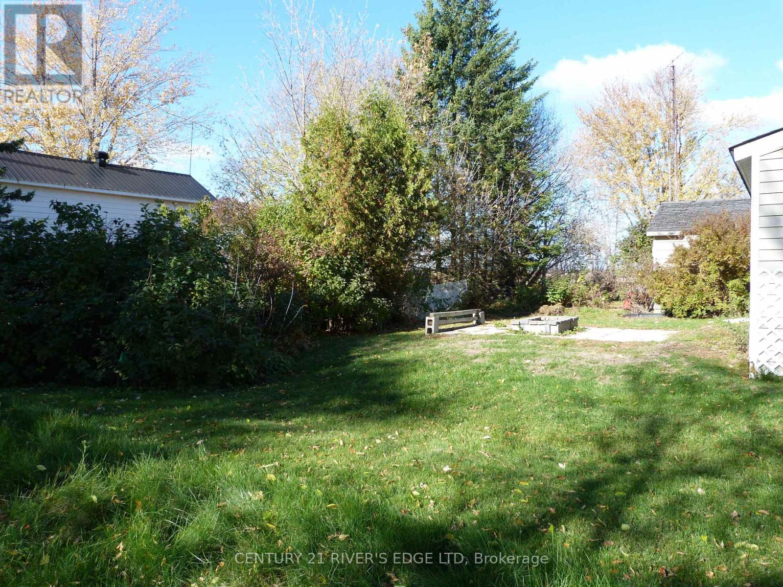 468 Gladstone Street N