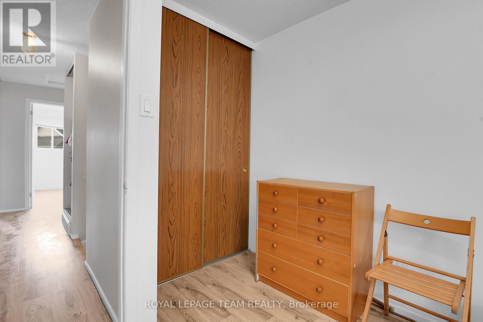 B - 902 Elmsmere Road