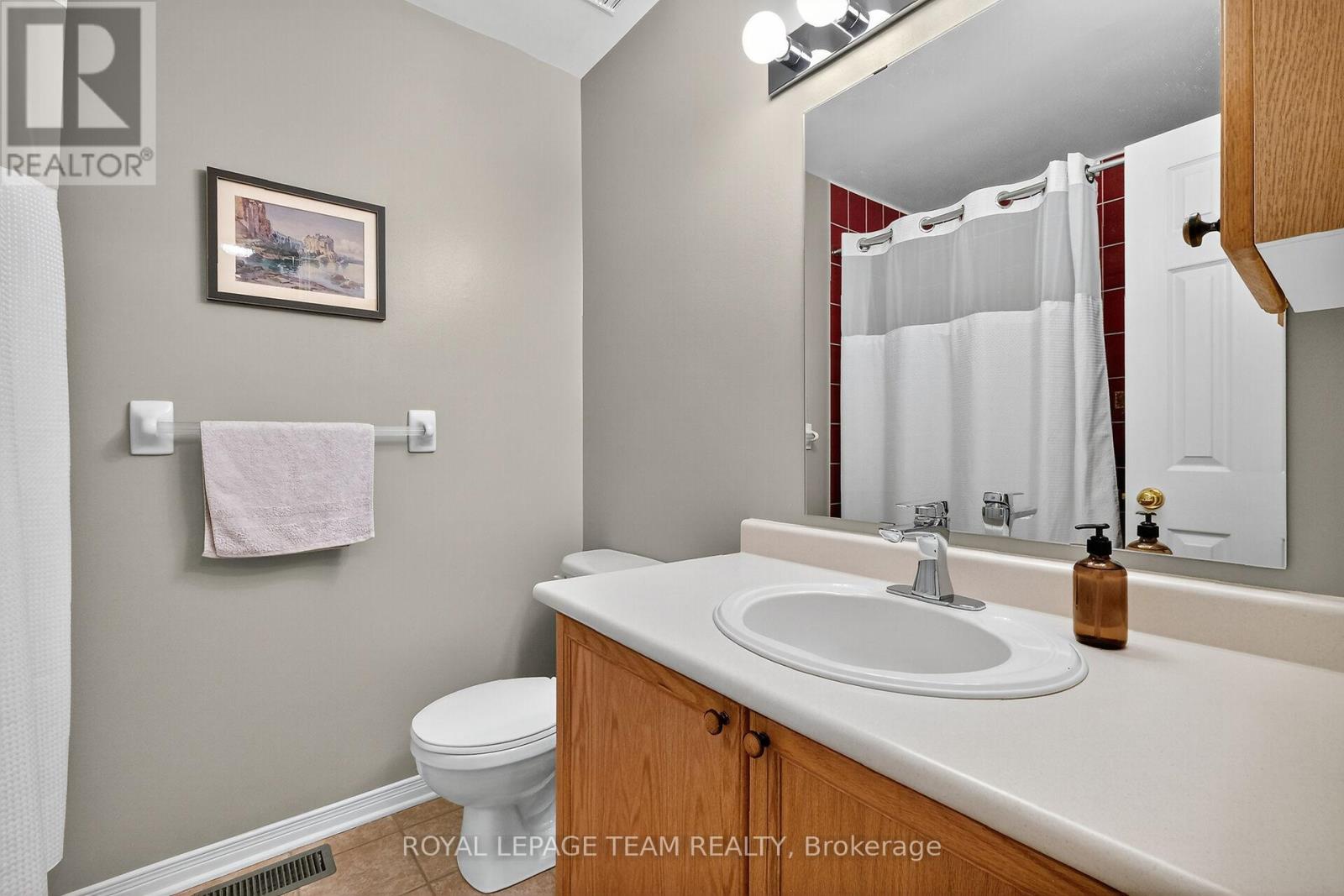 #26 - 25 Bayswater Avenue