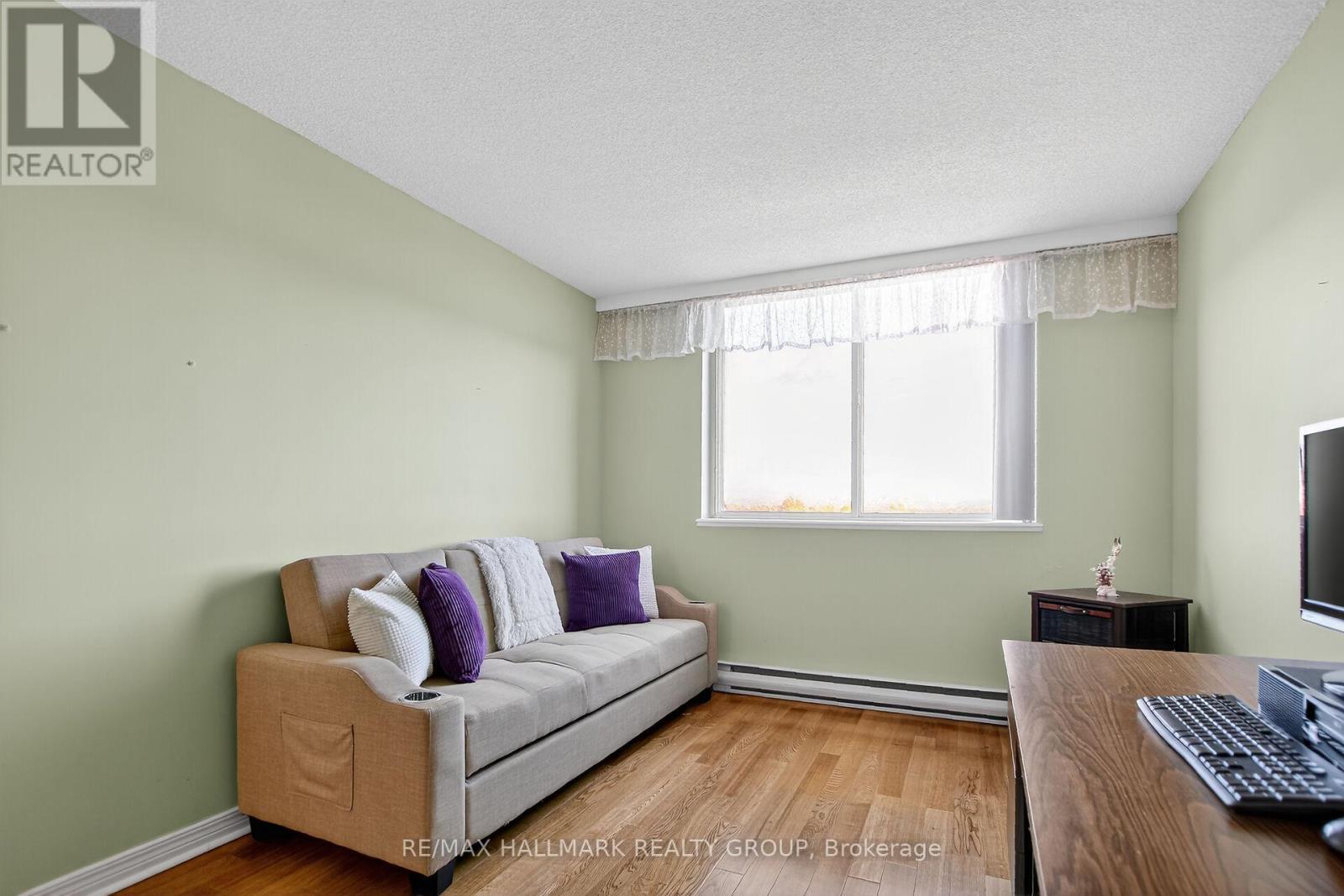 606 - 100 Grant Carman Drive