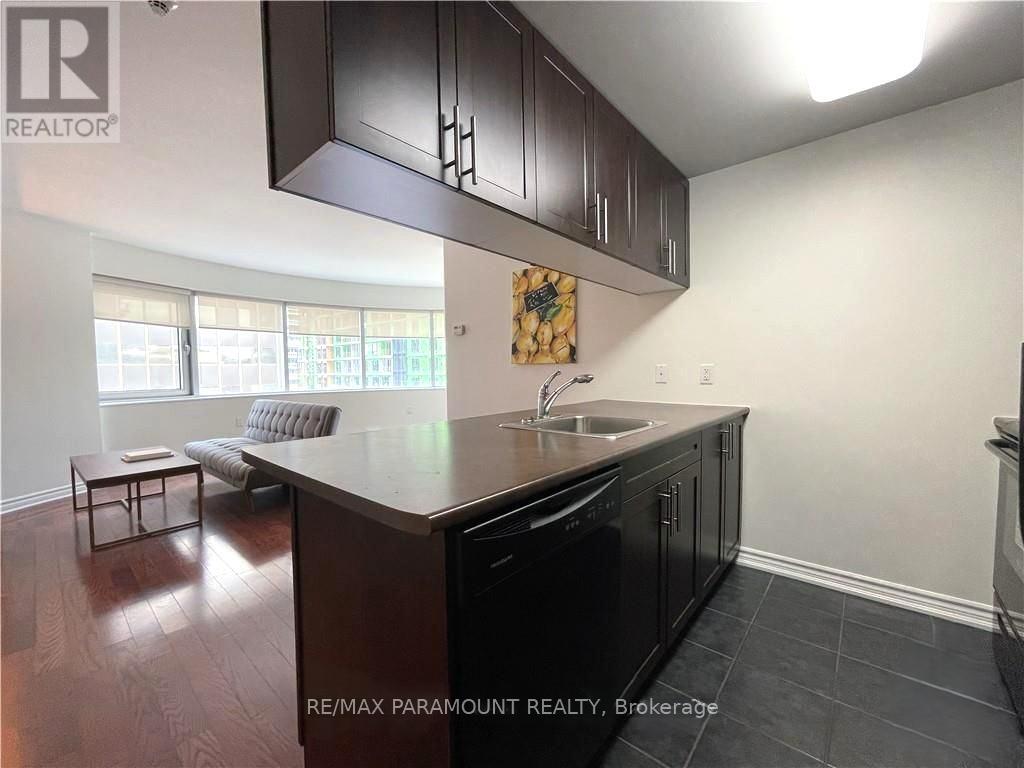 404 - 234 Rideau Street