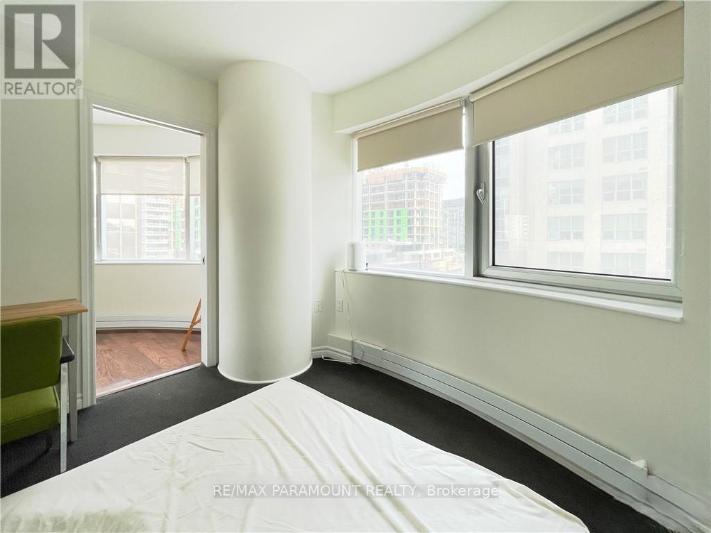 404 - 234 Rideau Street