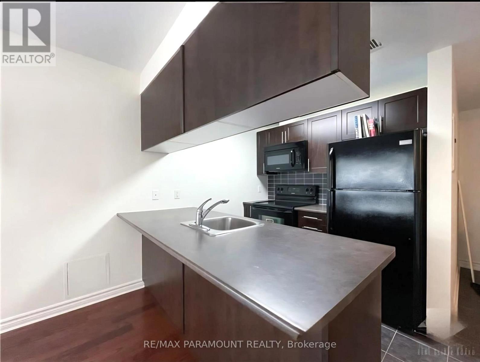 404 - 234 Rideau Street