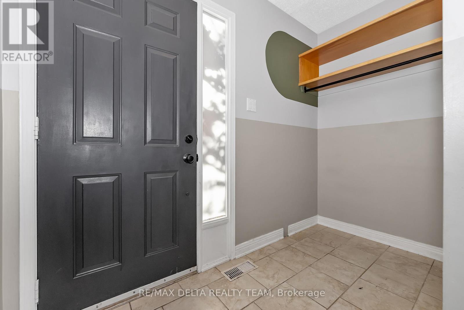 1423 Caravel Crescent