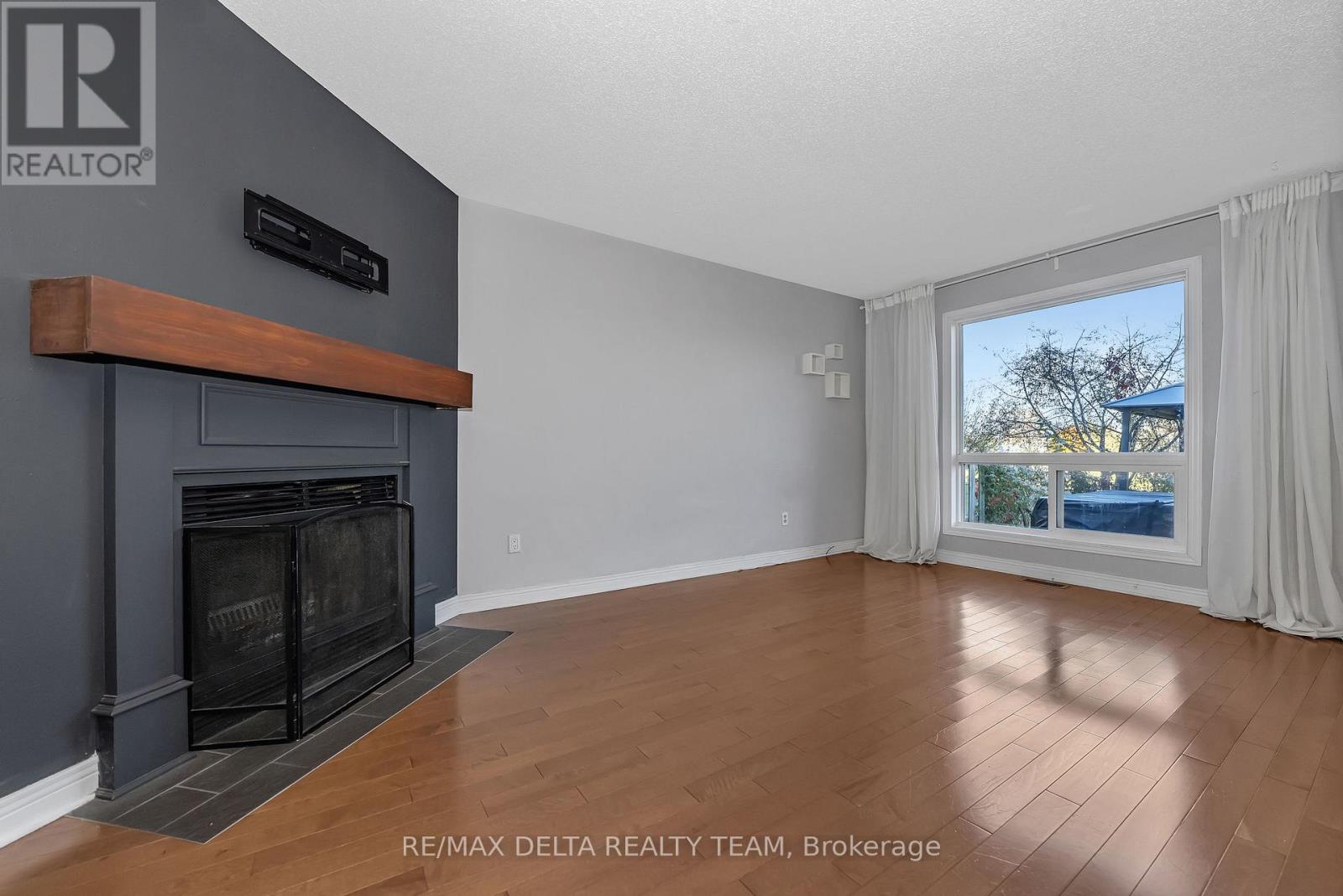 1423 Caravel Crescent