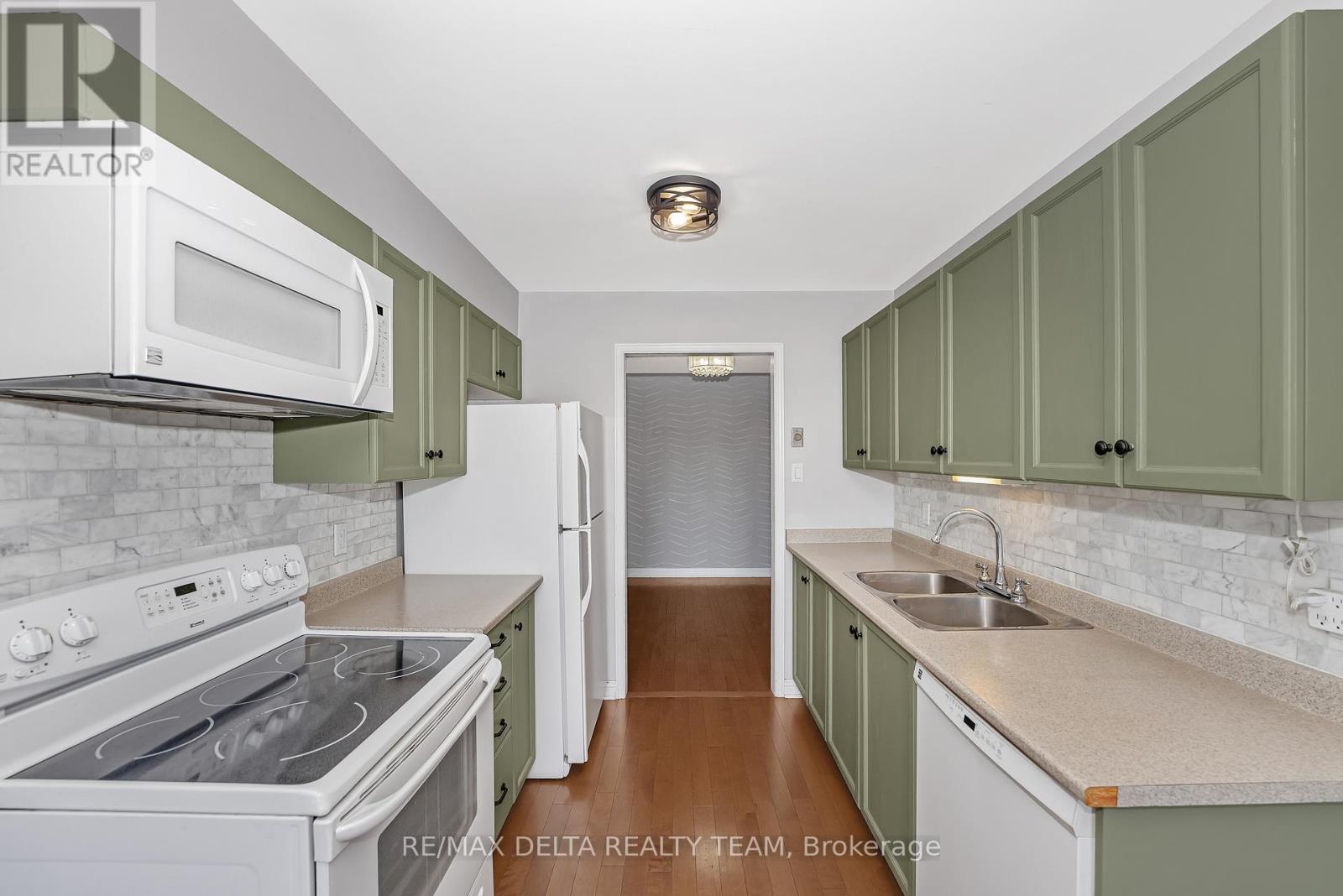 1423 Caravel Crescent