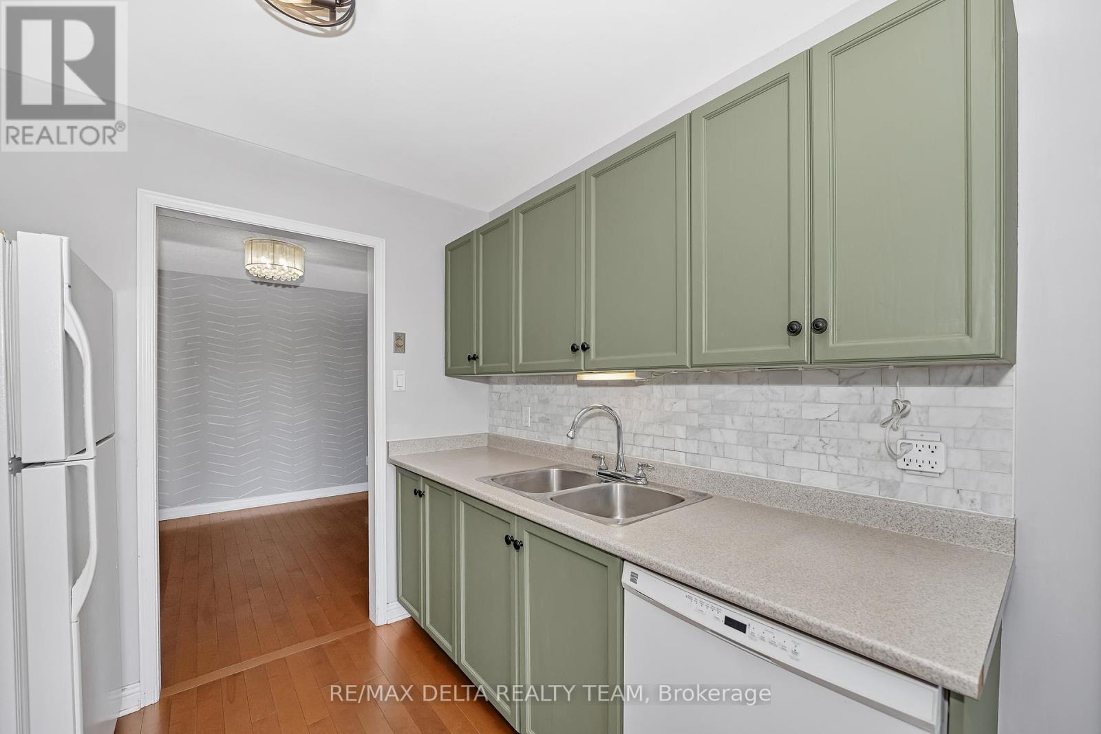 1423 Caravel Crescent