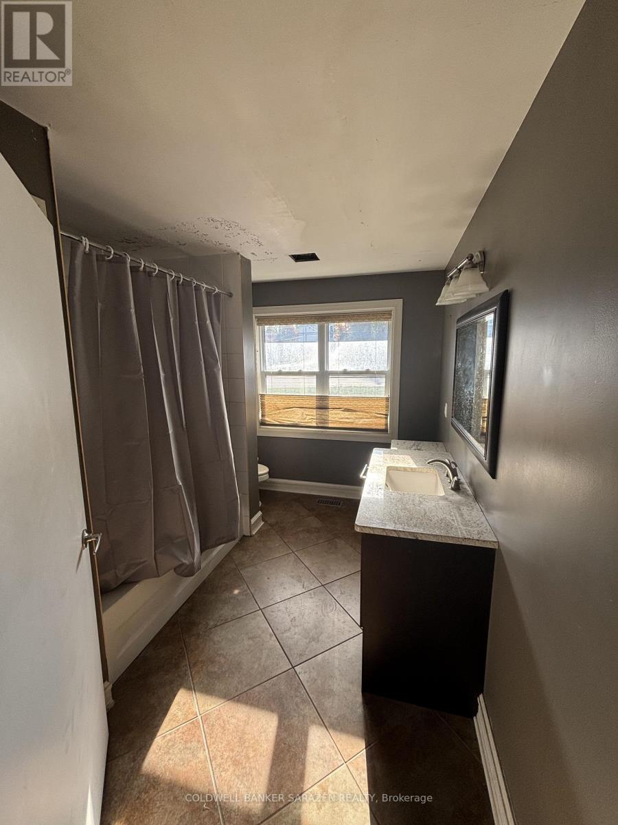 5497 Manotick Main Street