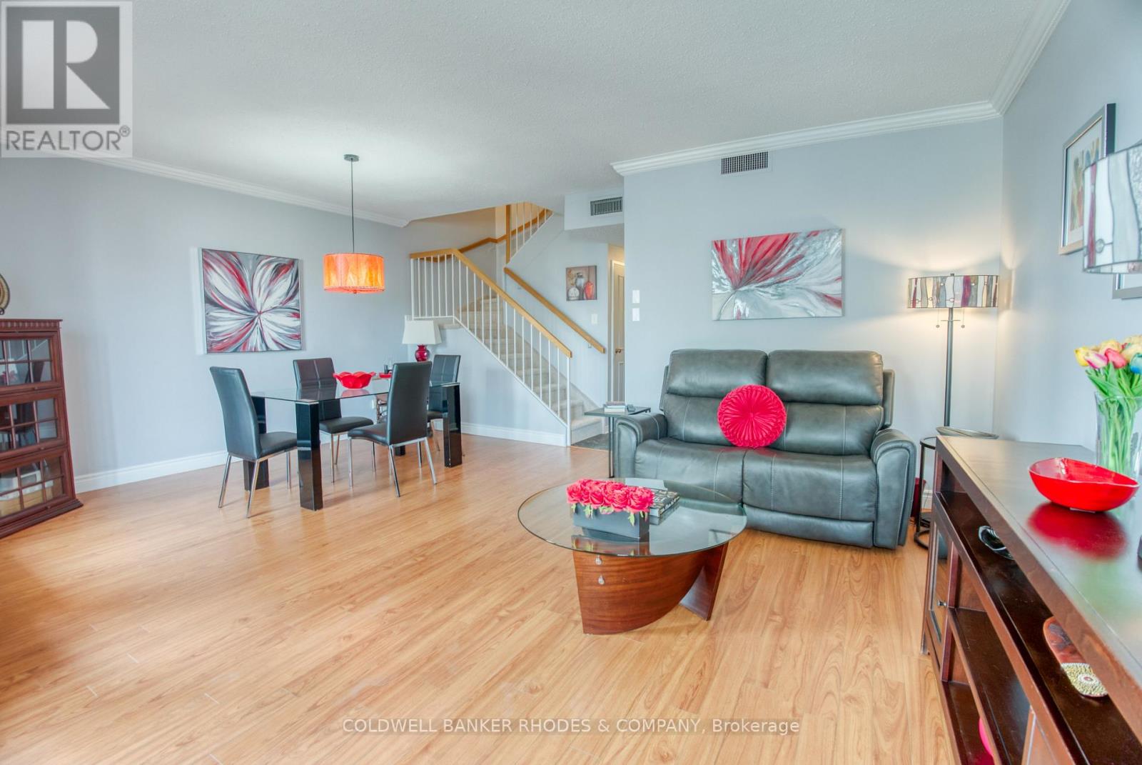 1105 - 556 Laurier Avenue W