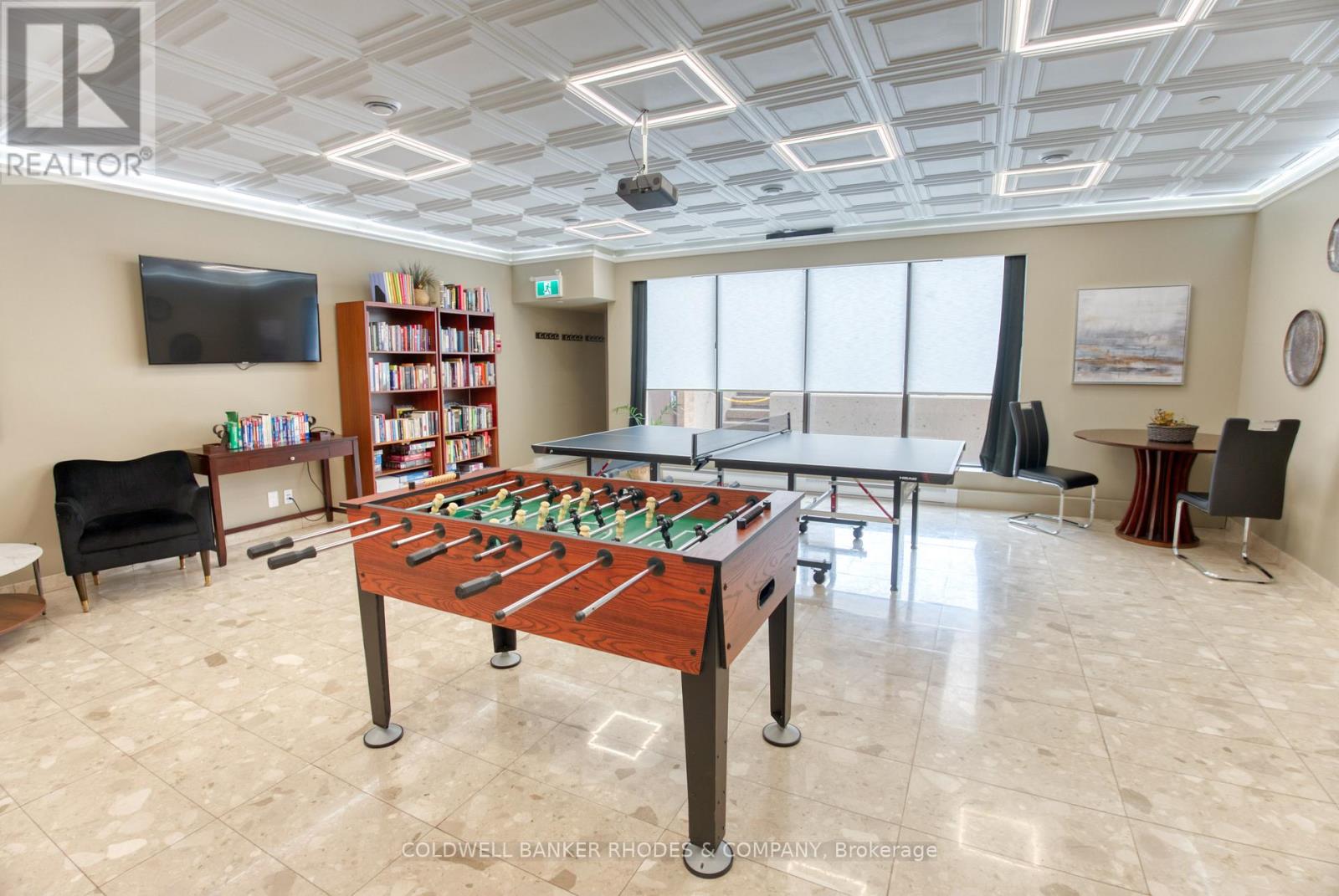 1105 - 556 Laurier Avenue W