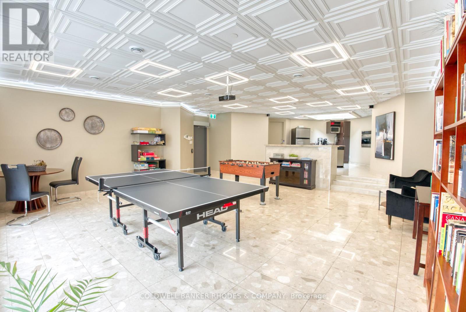 1105 - 556 Laurier Avenue W