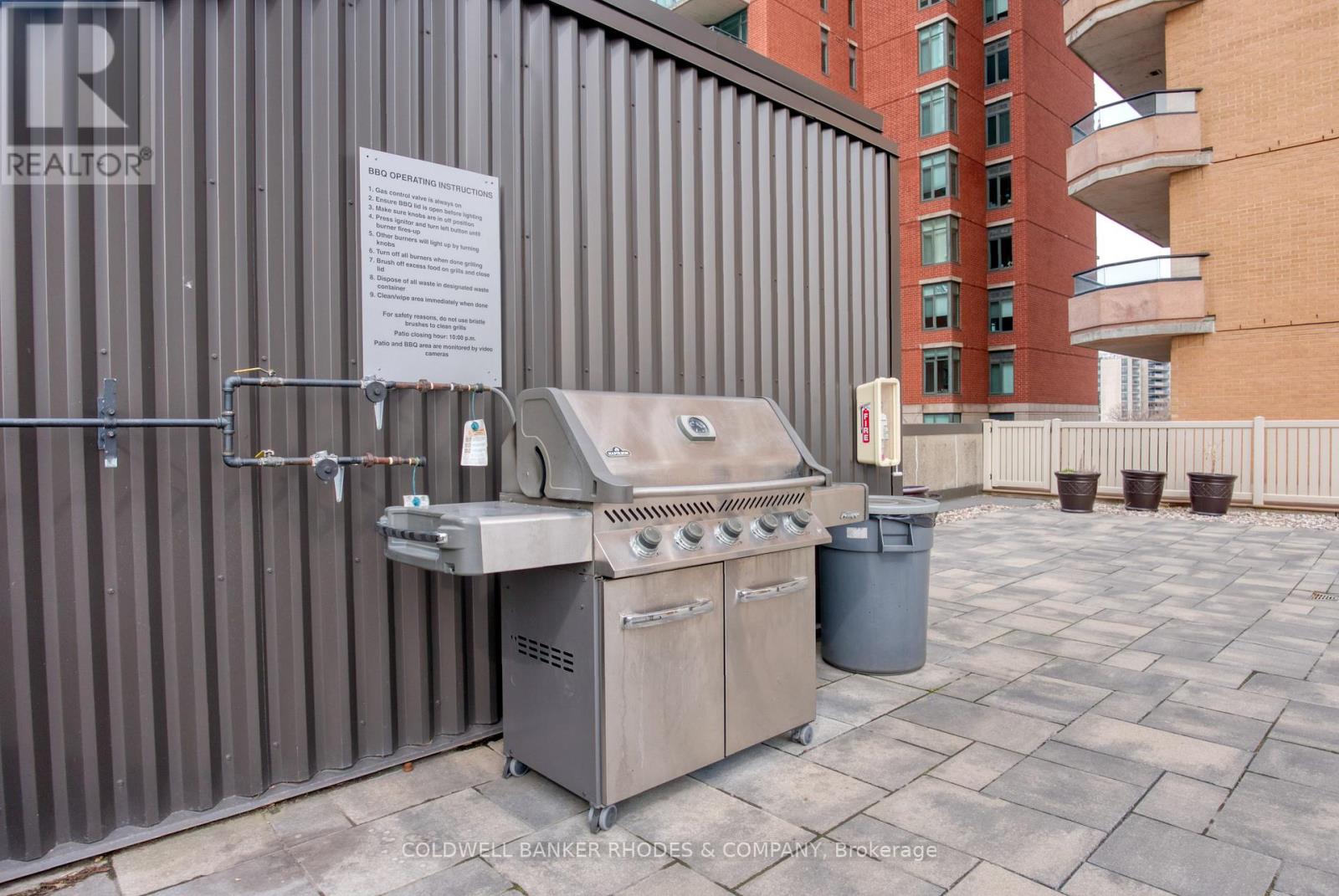 1105 - 556 Laurier Avenue W