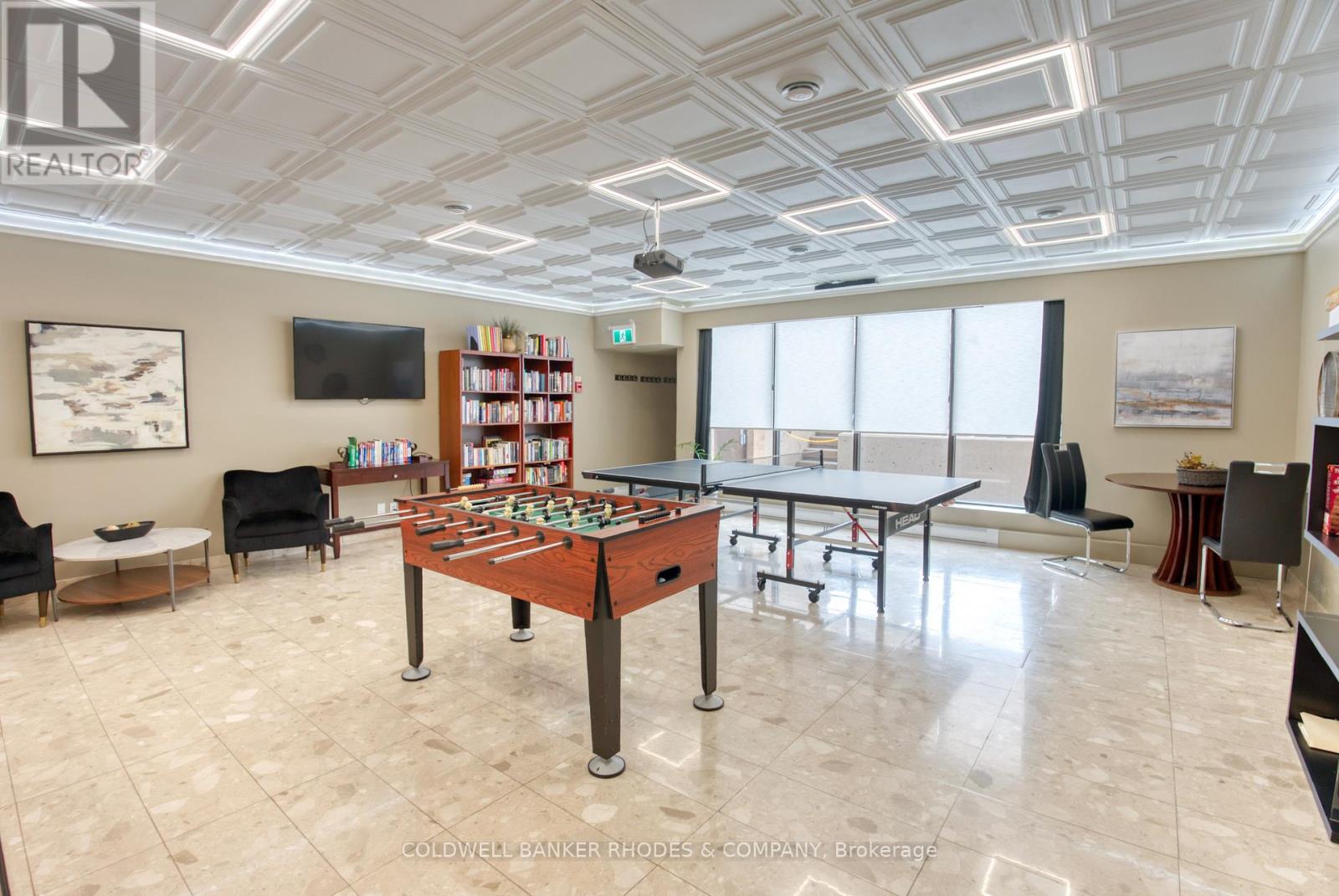 1105 - 556 Laurier Avenue W