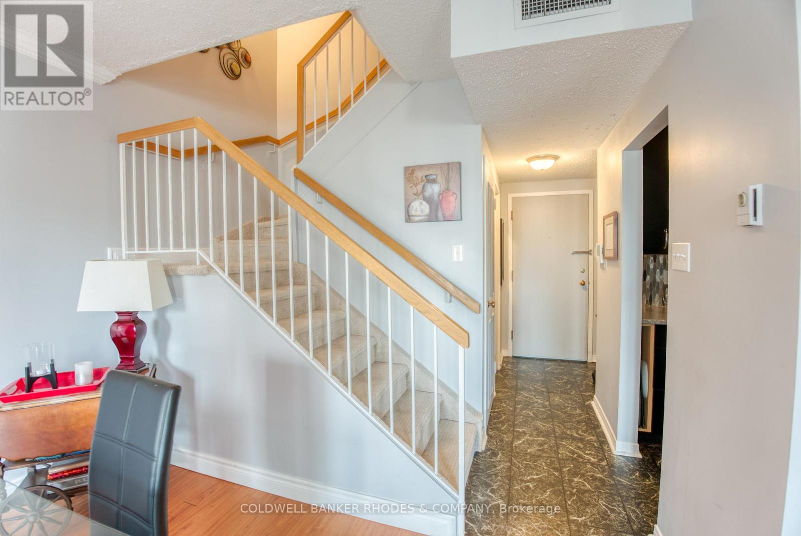 1105 - 556 Laurier Avenue W