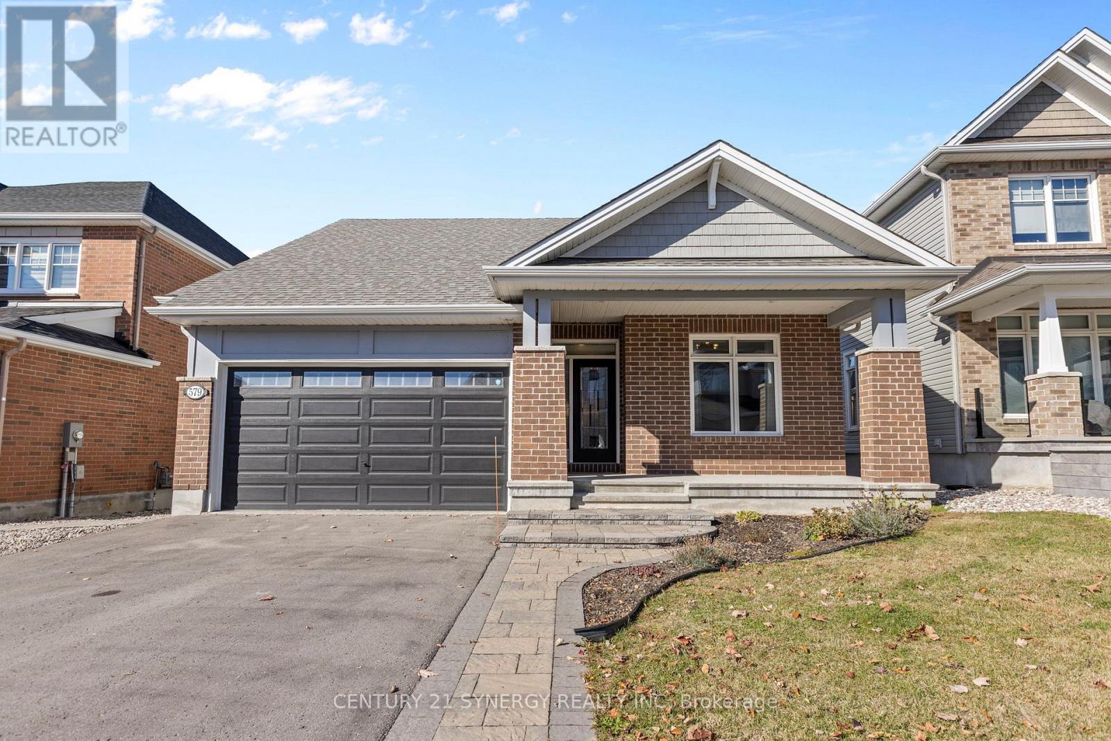 579 Baie-des-castors Street