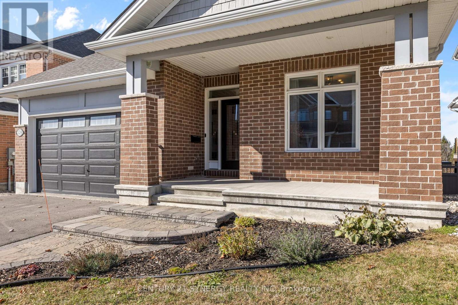 579 Baie-des-castors Street