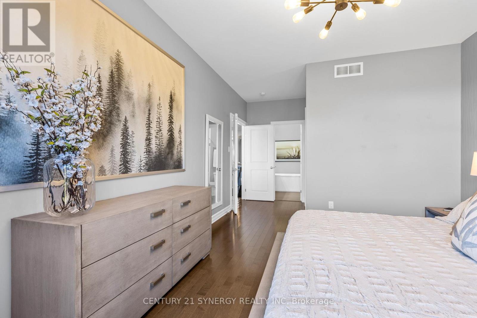 579 Baie-des-castors Street