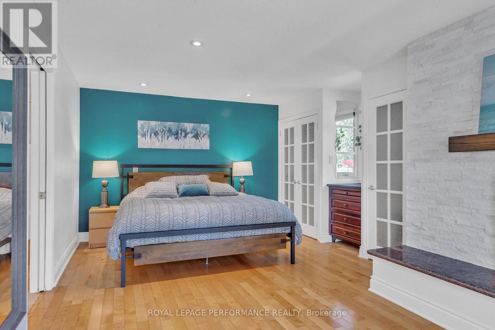 1369 Fontenay Crescent