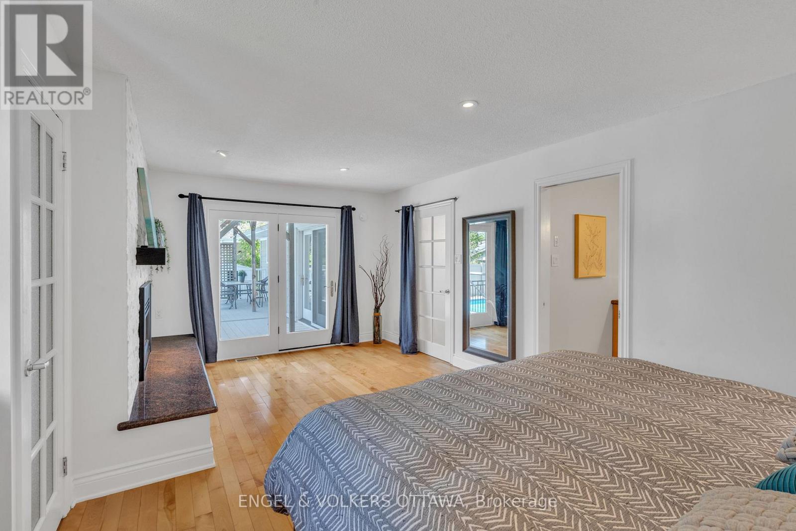 1369 Fontenay Crescent