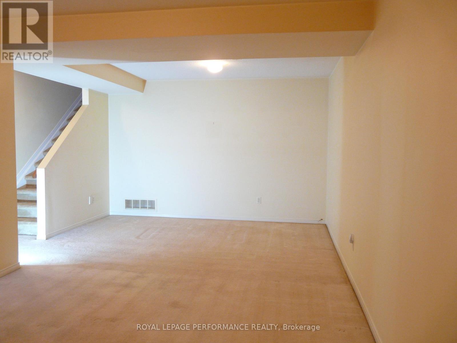 1172 Foxborough Private