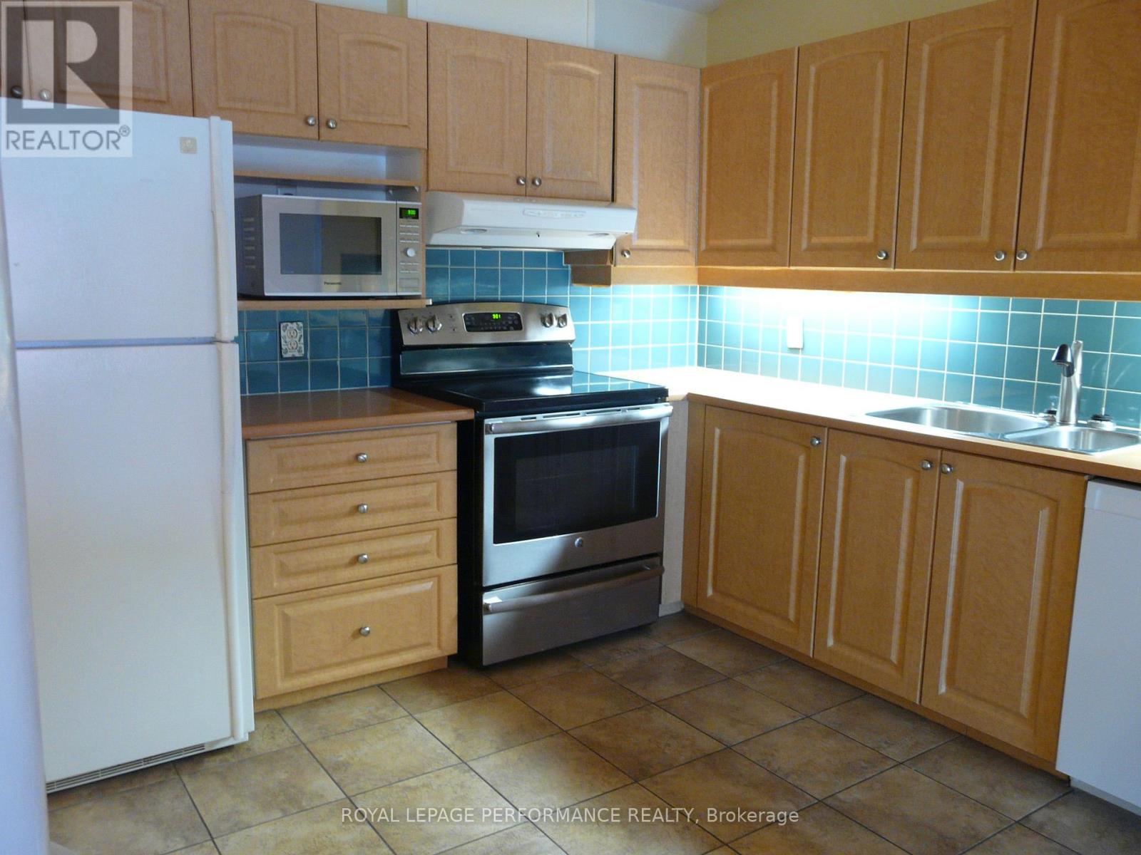 1172 Foxborough Private