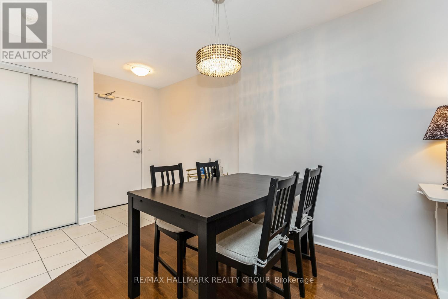 502 - 138 Somerset Street W