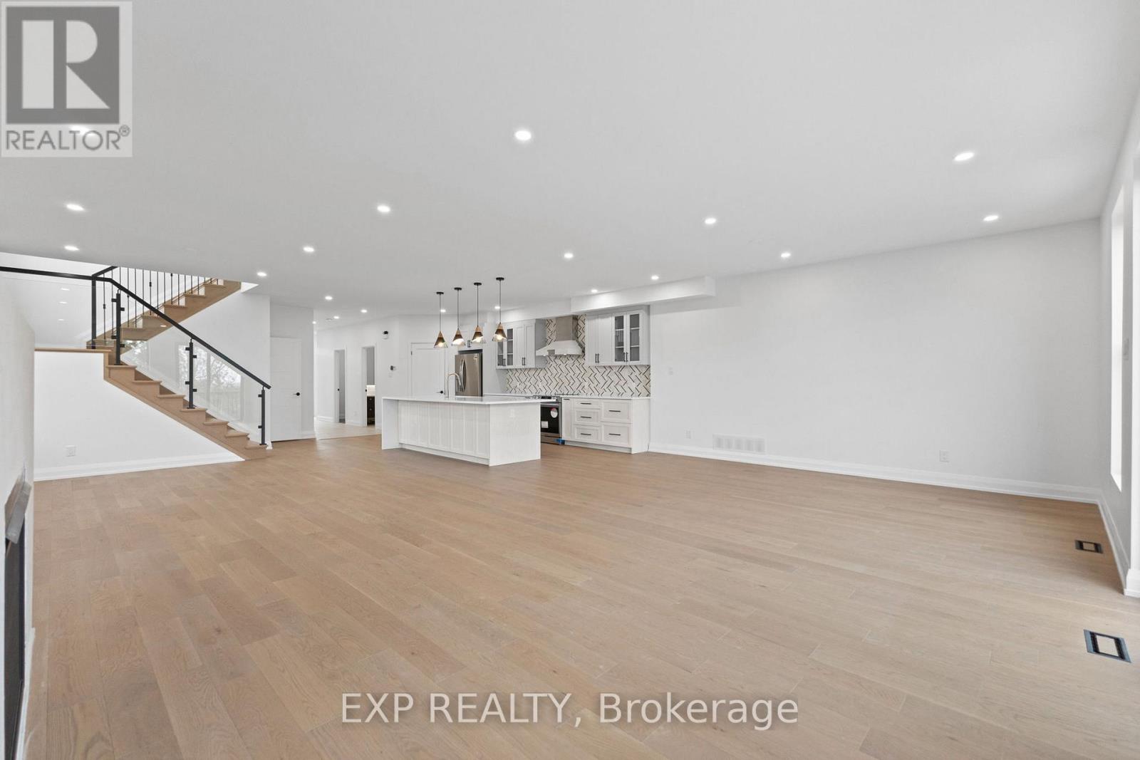 6819 Notre Dame Street