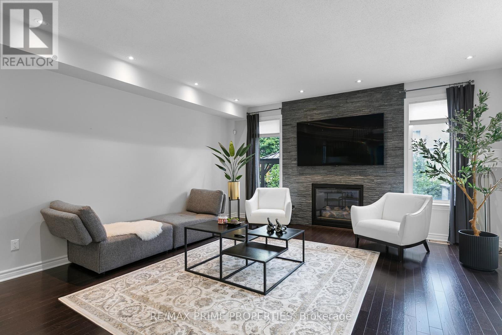 526 Golden Sedge Way