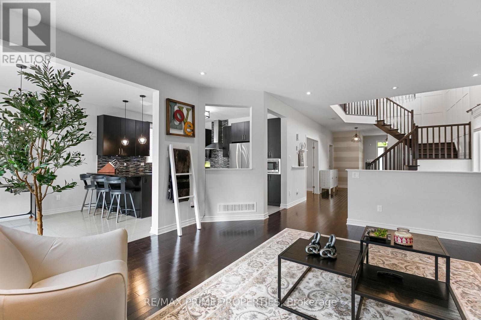 526 Golden Sedge Way